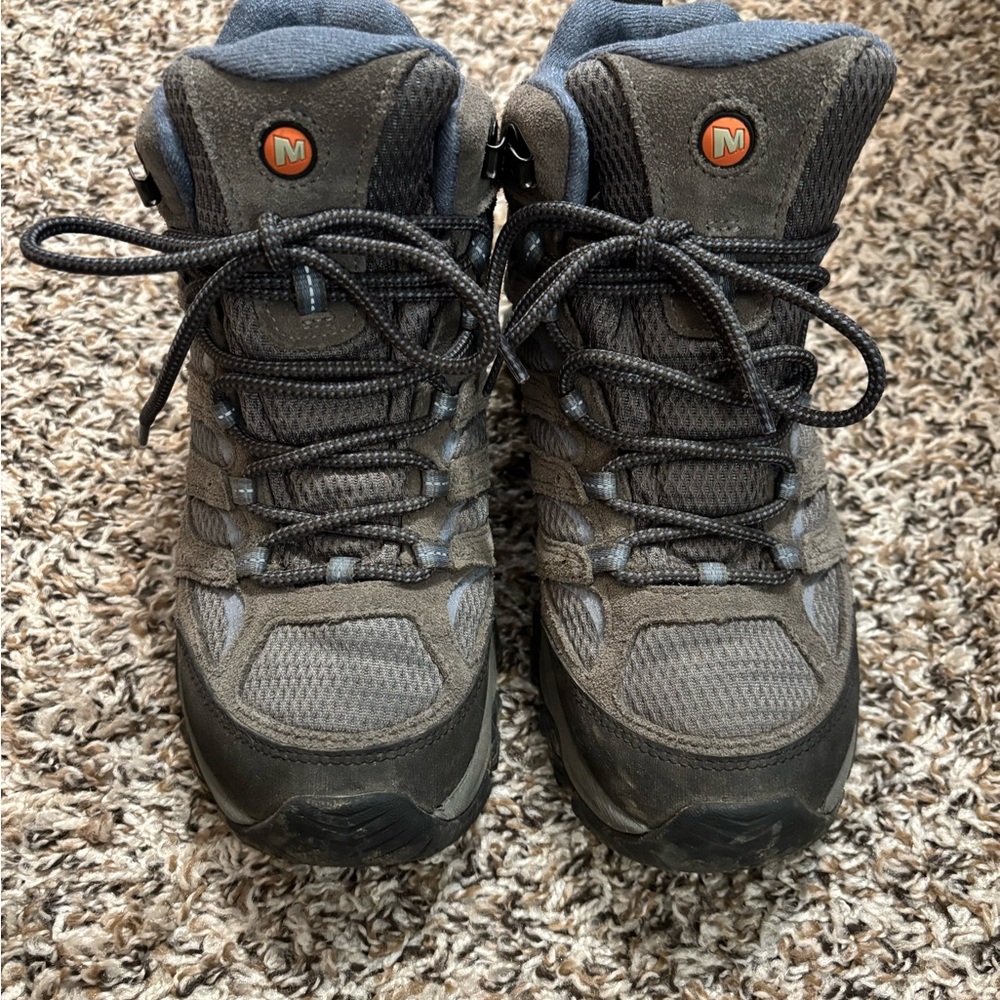 Merrell Women’s Moab 3 Mid Waterproof Hiking Shoes in Size 8
